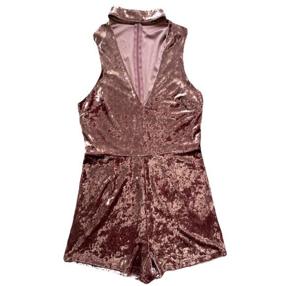 Tobi Pink Velvet Romper Shorts Jumpsuit Sz Medium - Picture 1 of 5